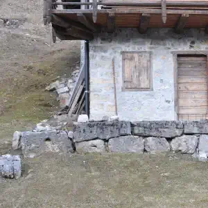 Plan di Tiviei basamento di uno stavolo in restauro