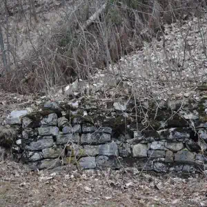 Plan di Tiviei muri di contenimento e confine