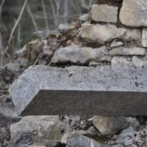 Plan di Tiviei stipite di porta