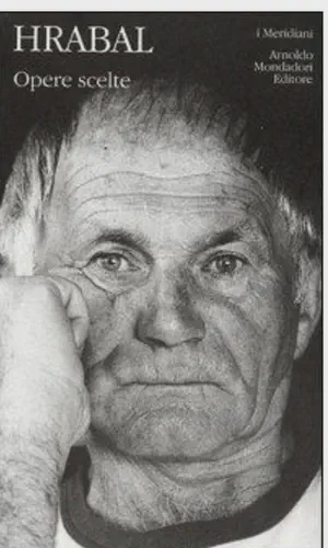 Riproduzione di una foto dell’autore tratta dalla copertina delle Opere scelte, Mondadori 2003.